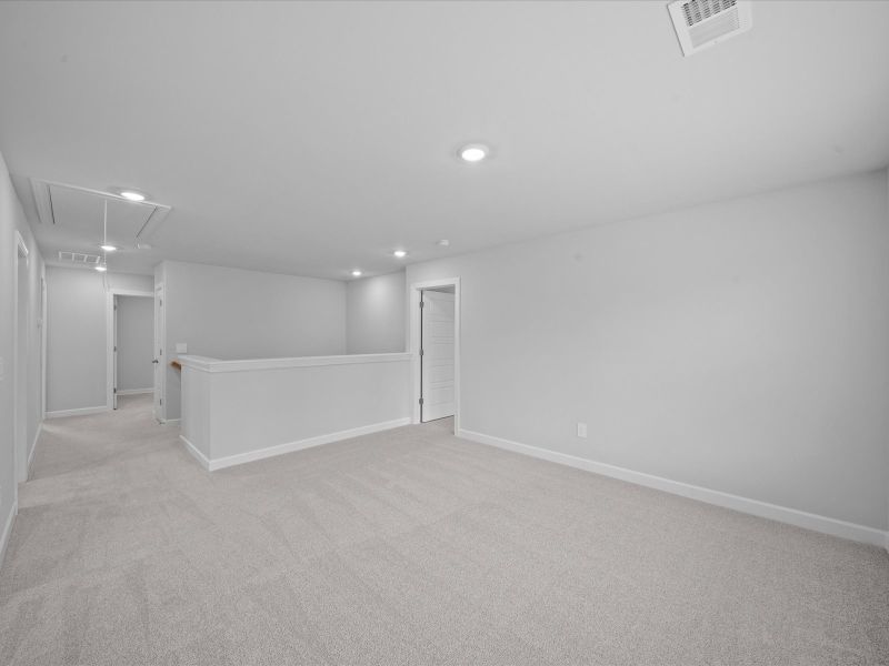 Spacious, unfurnished interior of a new home in Shiloh Valley, Piedmont (Image 14).