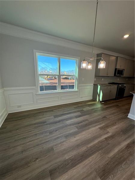 Spacious, unfurnished interior of a new home in Mirror Lake at South Harbour, Villa Rica (Image 32).