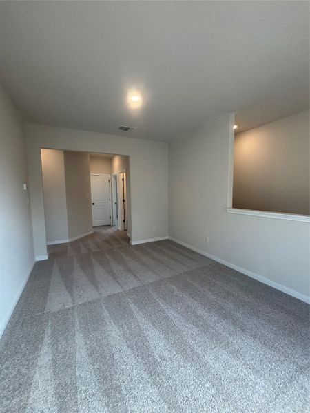Spacious, unfurnished interior of a new home in Berry Creek Highlands, Georgetown (Image 20).