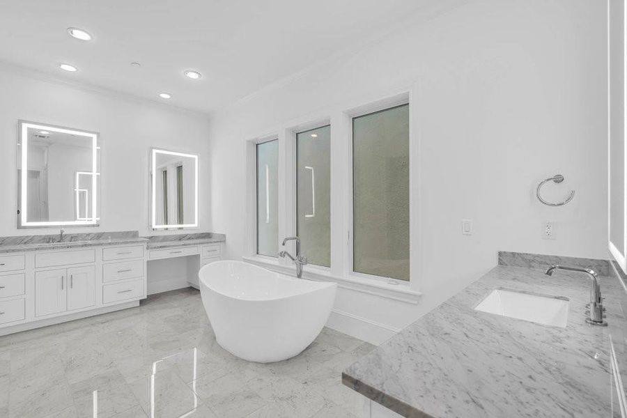 Picture of a similar primary bath