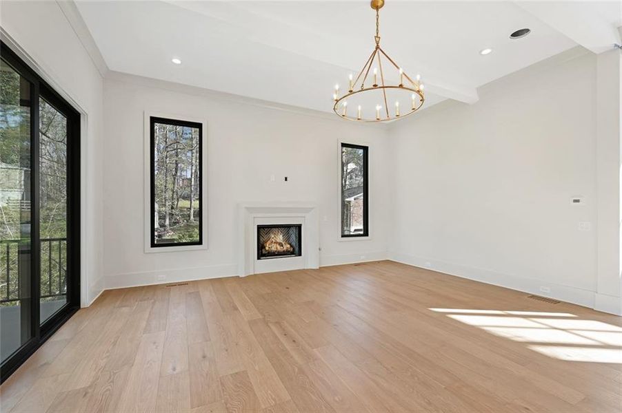 Spacious, unfurnished interior of a new home in , Alpharetta (Image 25).