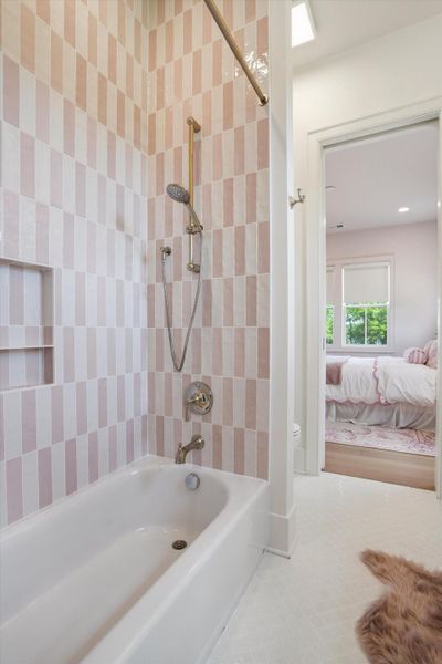 Image 82 of a home in .