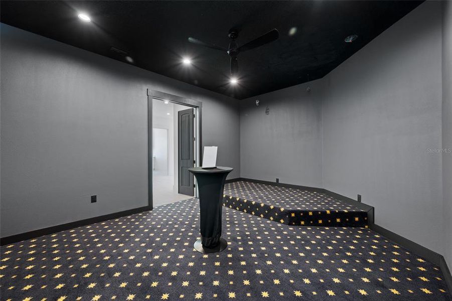 Community amenities in , Treasure Island (Image 58).