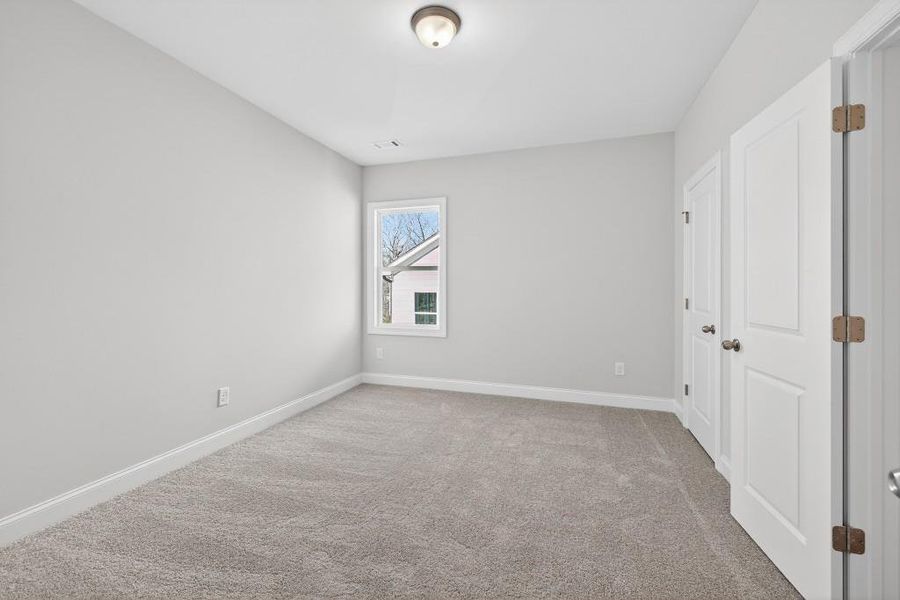 Spacious, unfurnished interior of a new home in Hemingway, Flowery Branch (Image 40).