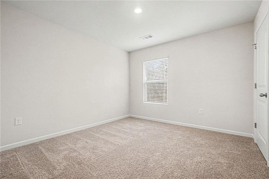 Spacious, unfurnished interior of a new home in , Powder Springs (Image 12).