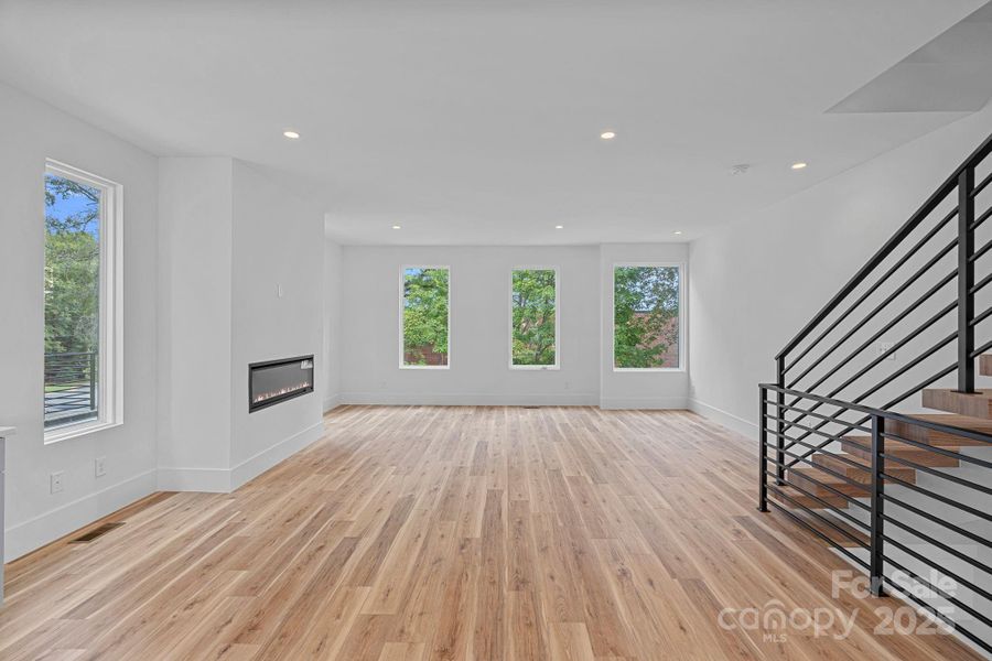 Spacious, unfurnished interior of a new home in , Charlotte (Image 13).