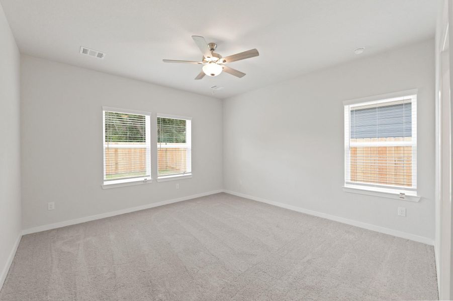Spacious, unfurnished interior of a new home in Russell Ranch, Bay City (Image 31).