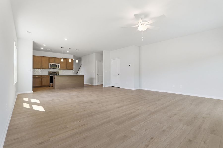 Spacious, unfurnished interior of a new home in Piper Creek, Newton (Image 19).