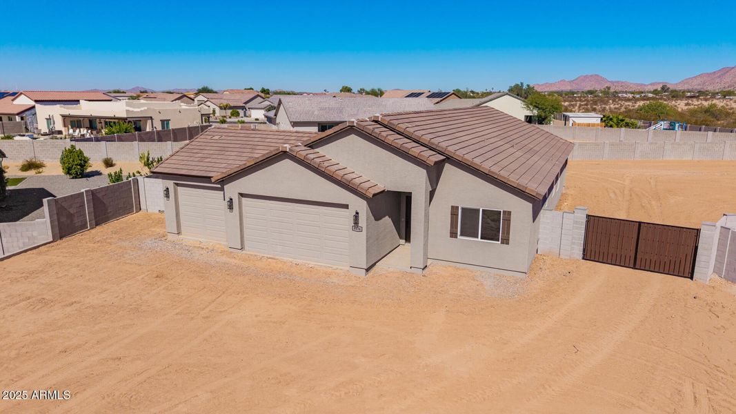 03 - Loma Drone 03 - Loma Drone