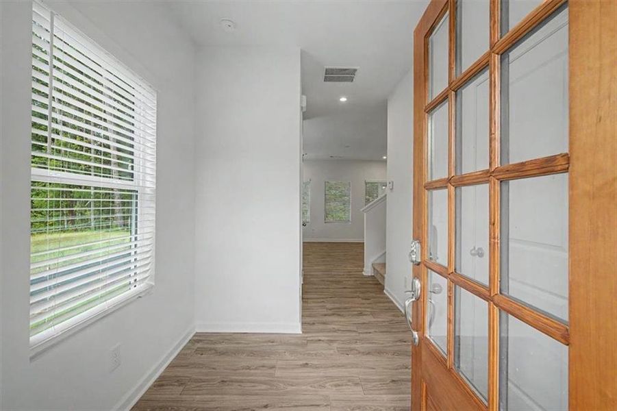 Spacious, unfurnished interior of a new home in Sawmill Creek, Mableton (Image 46).