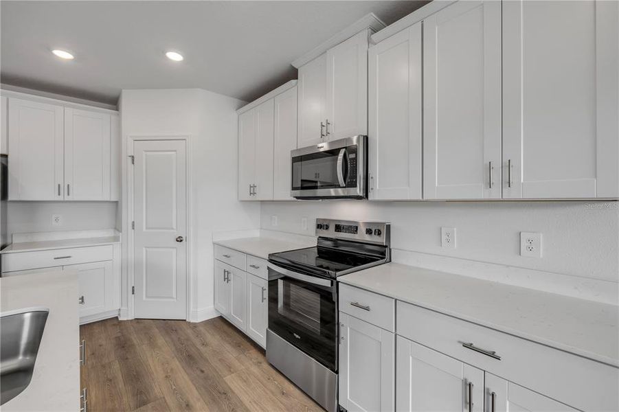 Furnished interior view inside a new home in , Lady Lake (Image 7).
