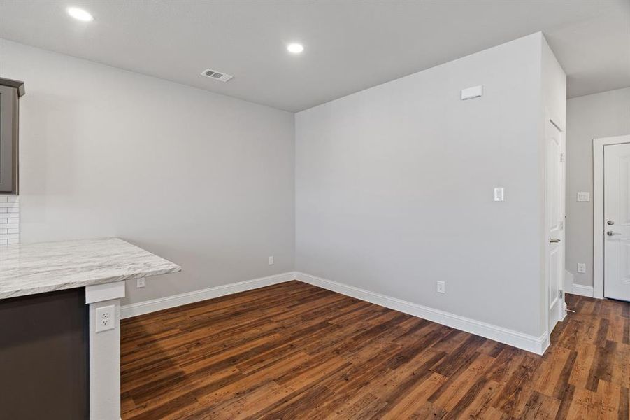 Photos shown may not represent the specific unit.