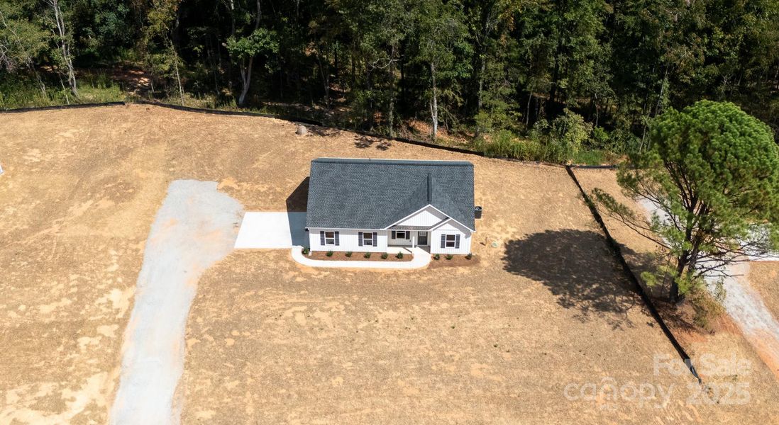 Image 38 of a home in .