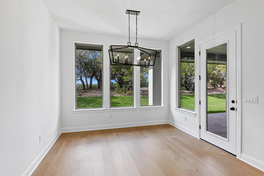 Deerfield II G dining room