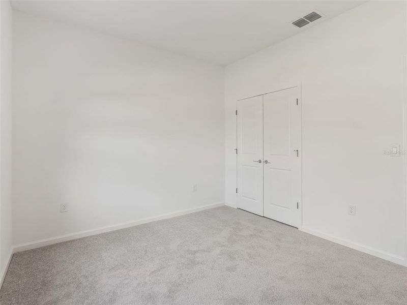 Spacious, unfurnished interior of a new home in Juliette Falls, Dunnellon (Image 37).