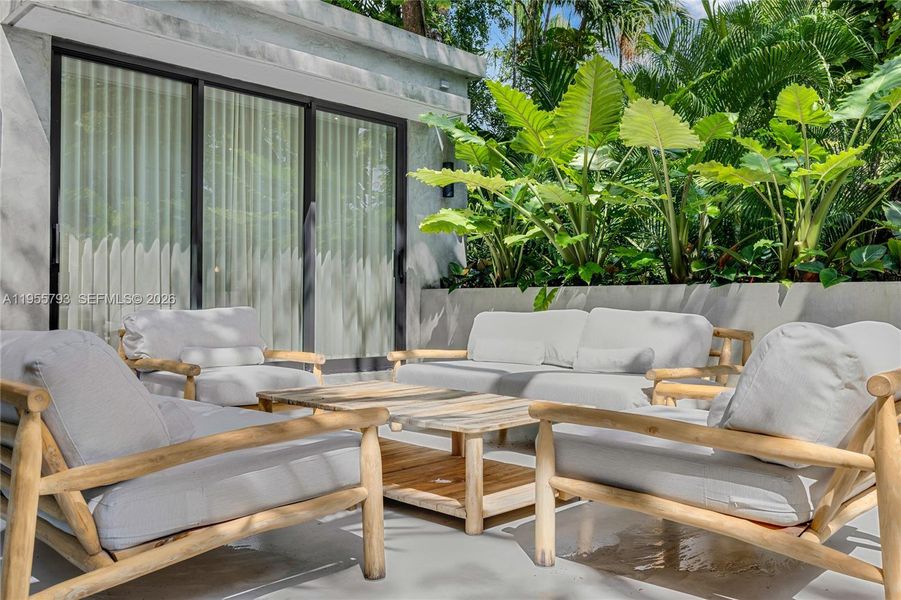 Exterior details and patio area of a home in , Miami (Image 24).