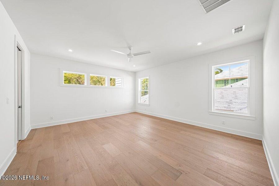 Spacious, unfurnished interior of a new home in , Atlantic Beach (Image 24).