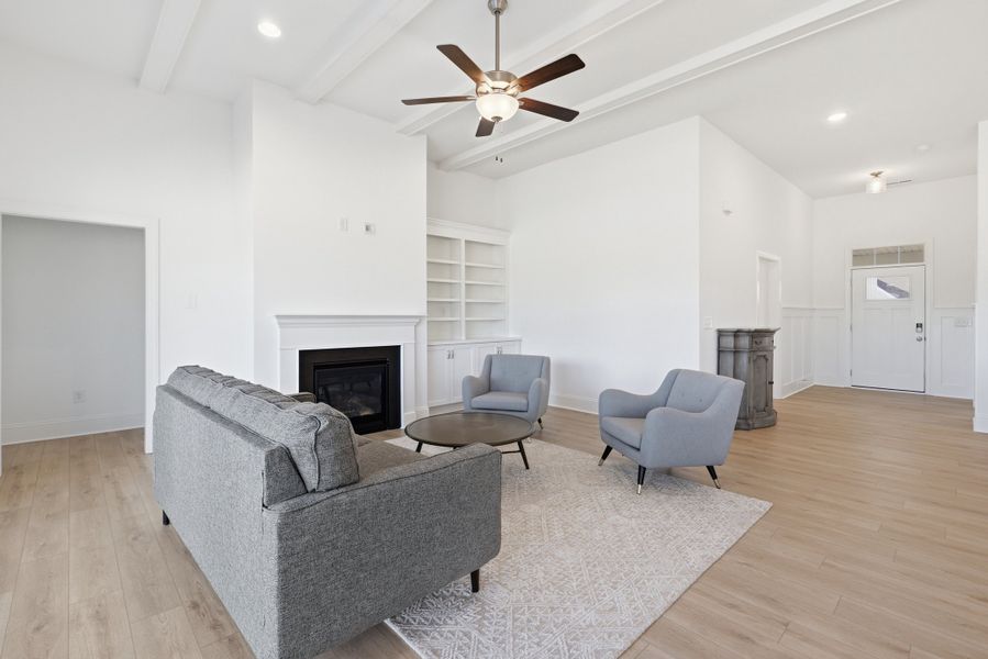 Furnished interior view inside a new home in Sidbury Landing, Wilmington (Image 18).