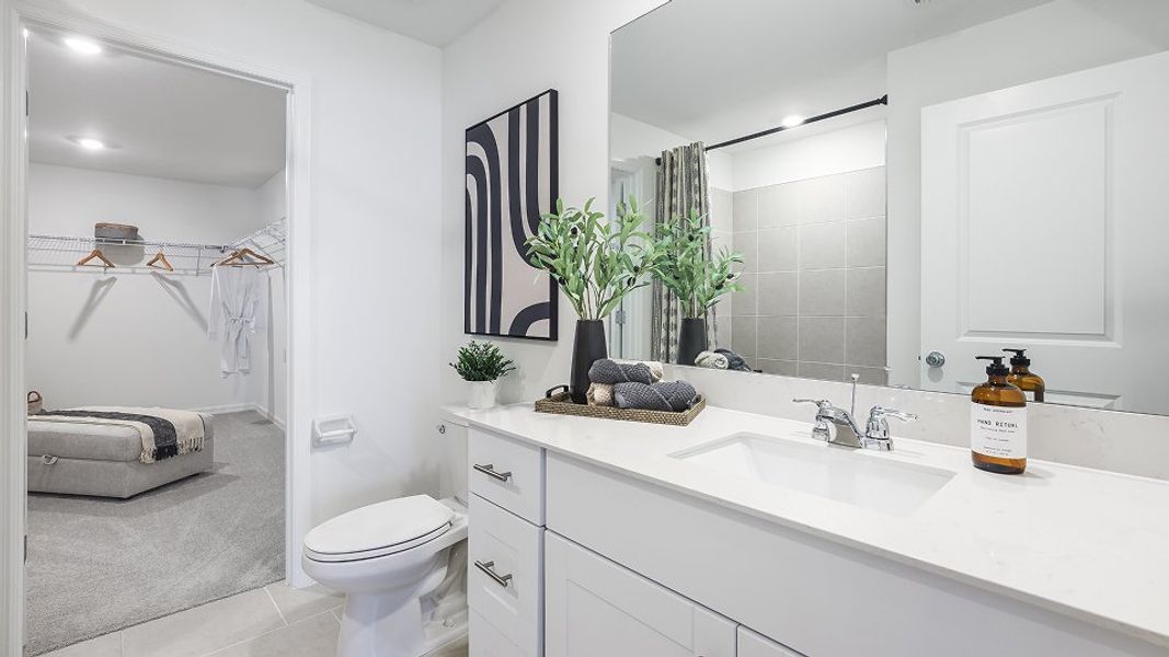 Florida Core P004 Frontier Owners Bath 1of2 F1 Base6 10 24 25