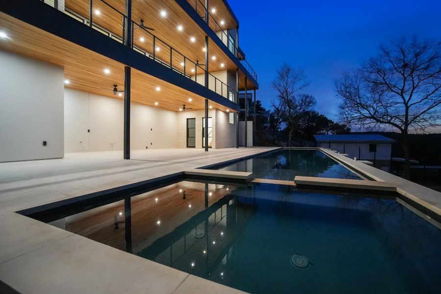 Condo located in Austin, TX showcasing its design and architecture (Image 4).