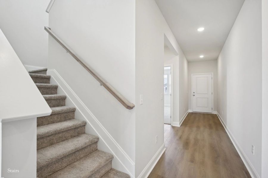 Spacious, unfurnished interior of a new home in Cades Bluff, Lebanon (Image 15).