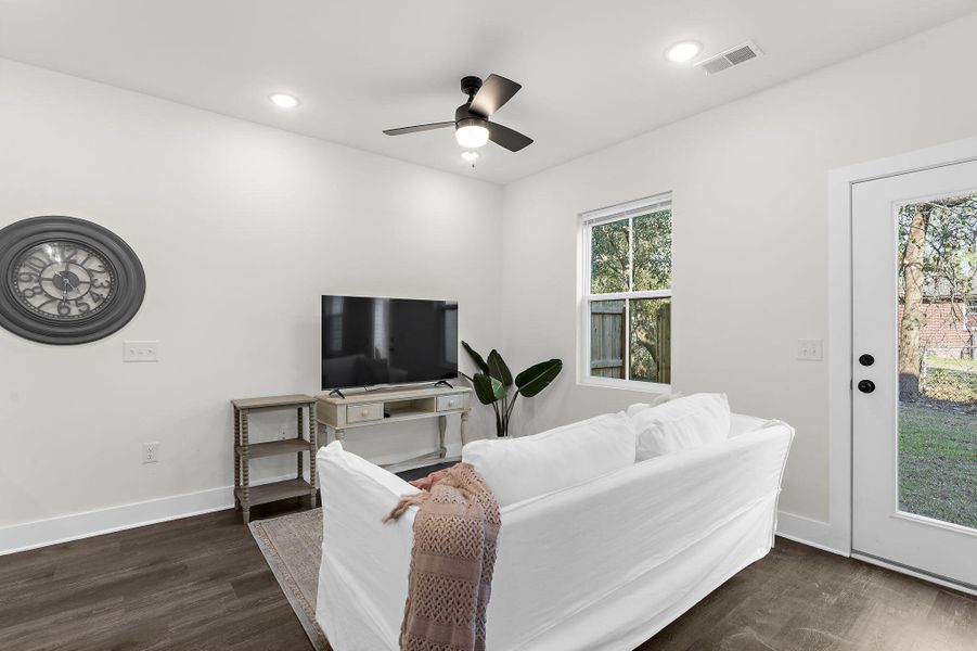 Furnished interior view inside a new home in , Hanahan (Image 28).