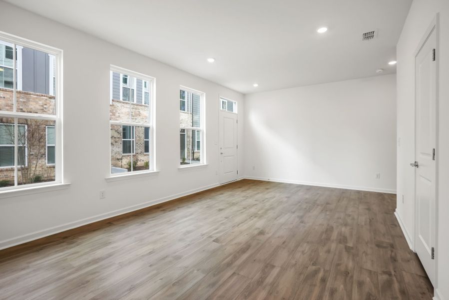 Spacious, unfurnished interior of a new home in Galloway Towns, Charlotte (Image 24).