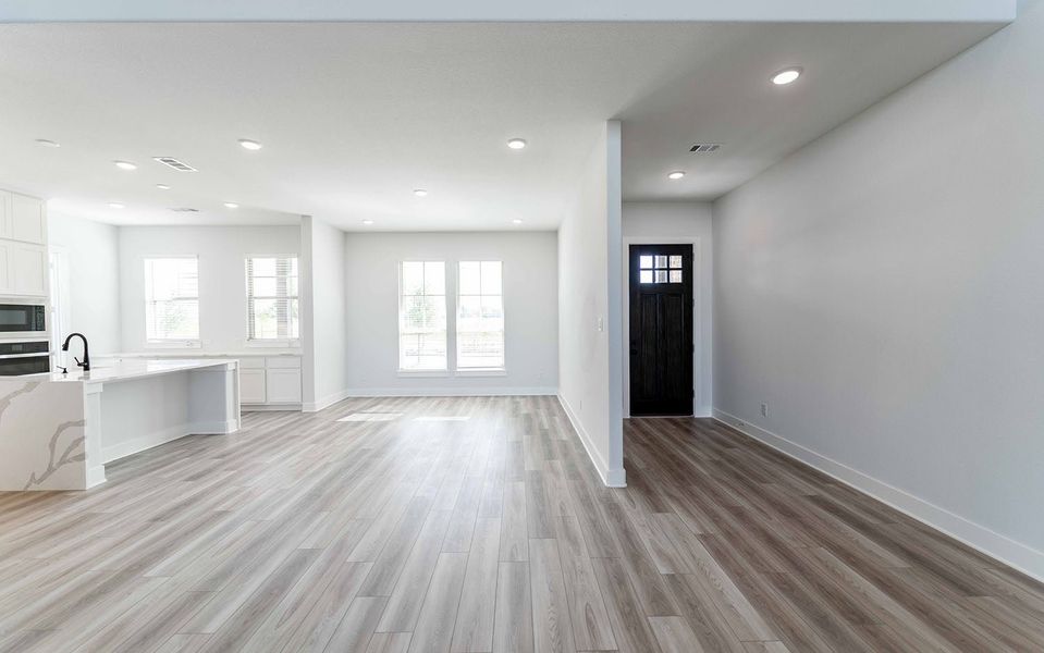 Spacious, unfurnished interior of a new home in Solterra, Mesquite (Image 22).