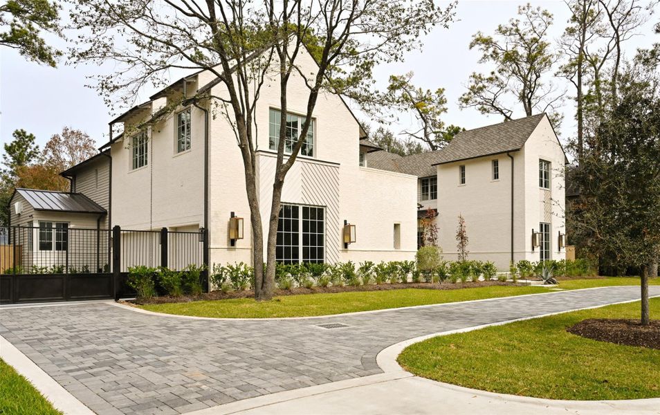 Front exterior of a new home in , Houston, TX, highlighting curb appeal (Image 1). Front exterior of a new home in , Houston, TX, highlighting curb appeal (Image 1).