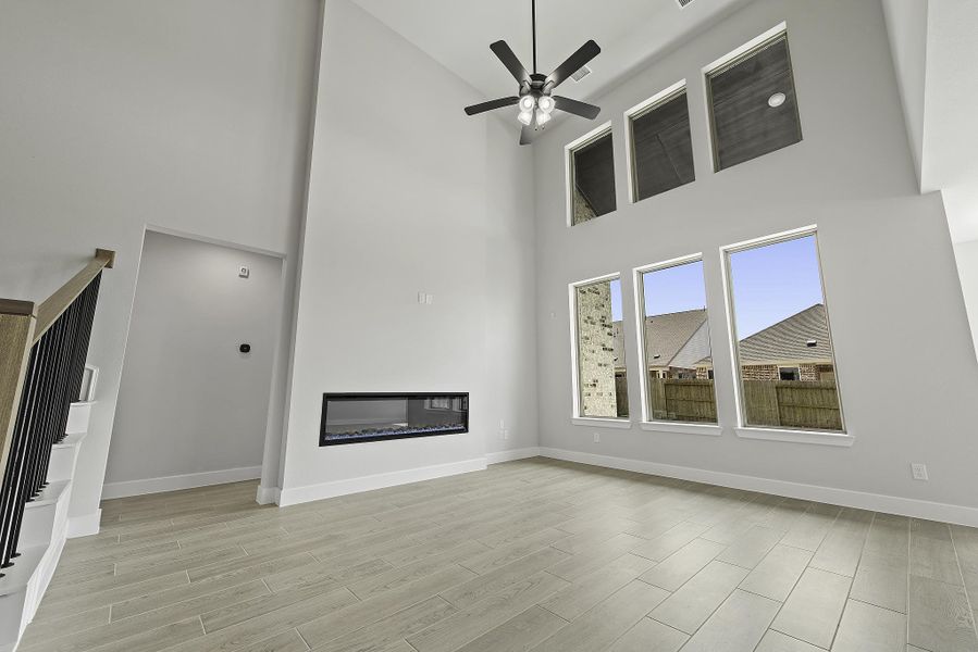 Spacious, unfurnished interior of a new home in The Trails, New Caney (Image 15).