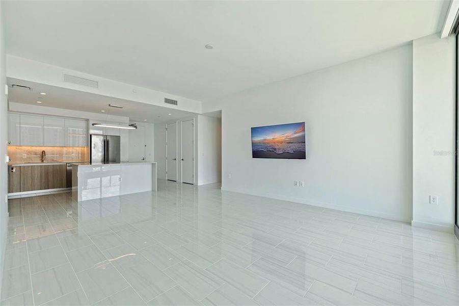 Spacious, unfurnished interior of a new home in , St. Petersburg (Image 28). Spacious, unfurnished interior of a new home in , St. Petersburg (Image 28).