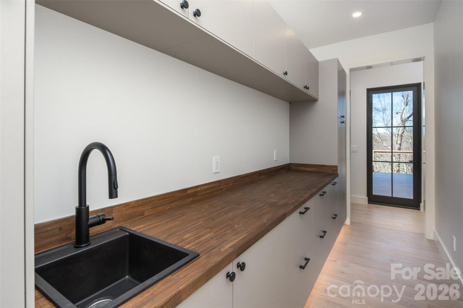 Close-up of interior finishes inside a home in , Brevard (Image 16). Close-up of interior finishes inside a home in , Brevard (Image 16).