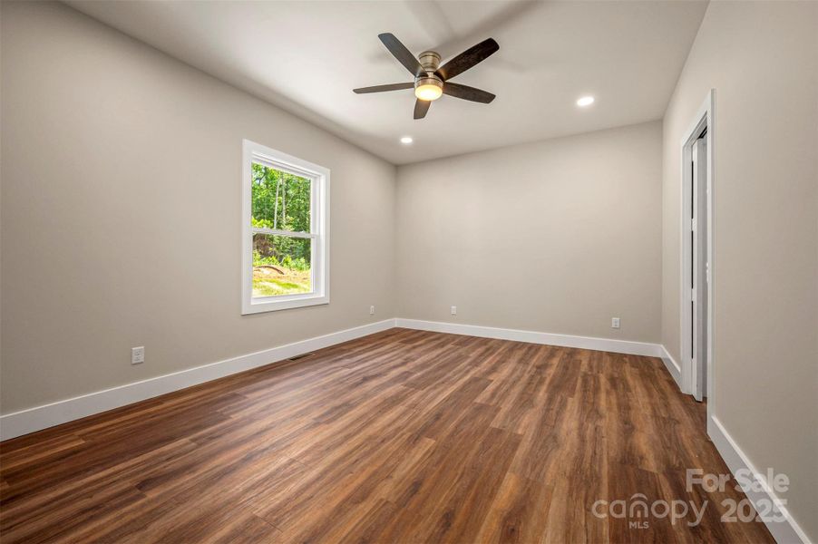 Spacious, unfurnished interior of a new home in , Flat Rock (Image 29).