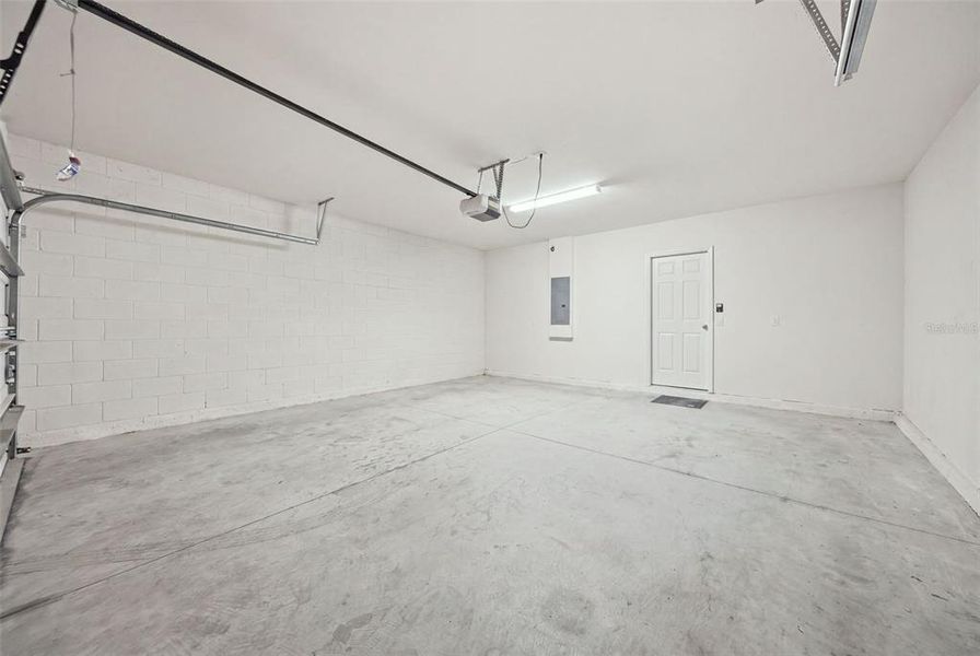 Spacious, unfurnished interior of a new home in , Kissimmee (Image 20). Spacious, unfurnished interior of a new home in , Kissimmee (Image 20).