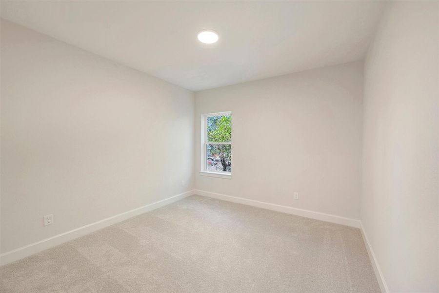 2nd floor 2ndary bedroom