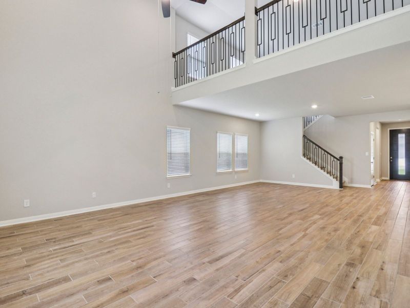 Spacious, unfurnished interior of a new home in Sagebrooke - Classic Series, San Antonio (Image 14).
