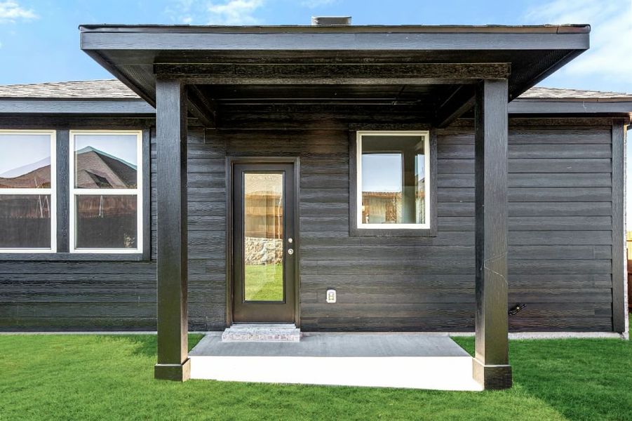 Representative exterior details of a home built from the Lamar by UnionMain Homes in Reunion, Rhome (Image 4).