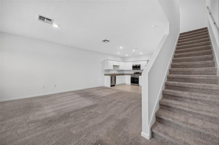 Spacious, unfurnished interior of a new home in , St. Cloud (Image 17).