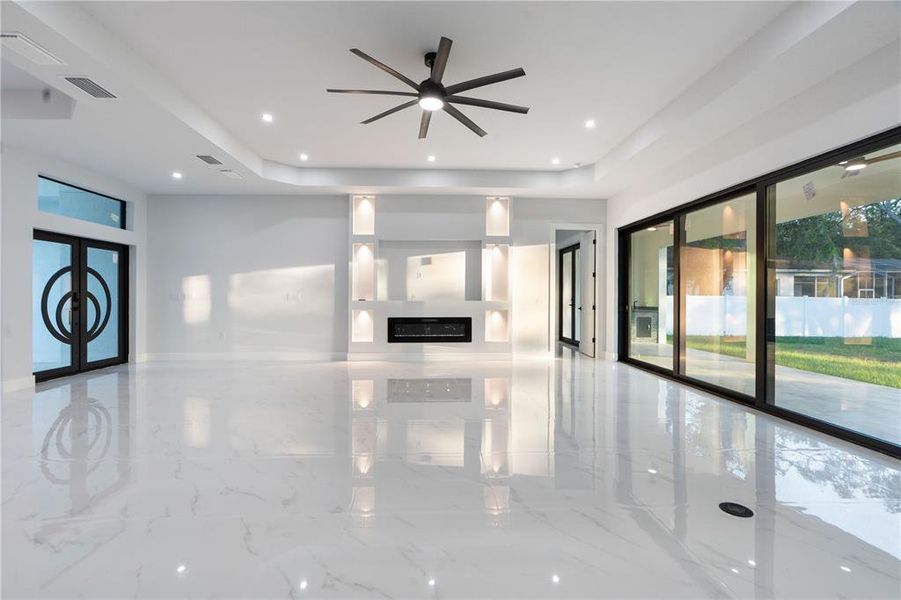 Spacious, unfurnished interior of a new home in , Weeki Wachee (Image 49).