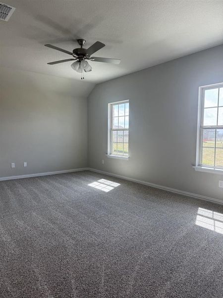Spacious, unfurnished interior of a new home in Briarwood, Elgin (Image 11).