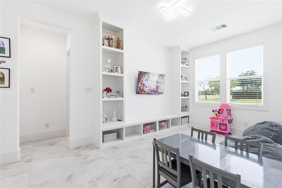 Furnished interior view inside a new home in , Sanger (Image 25).