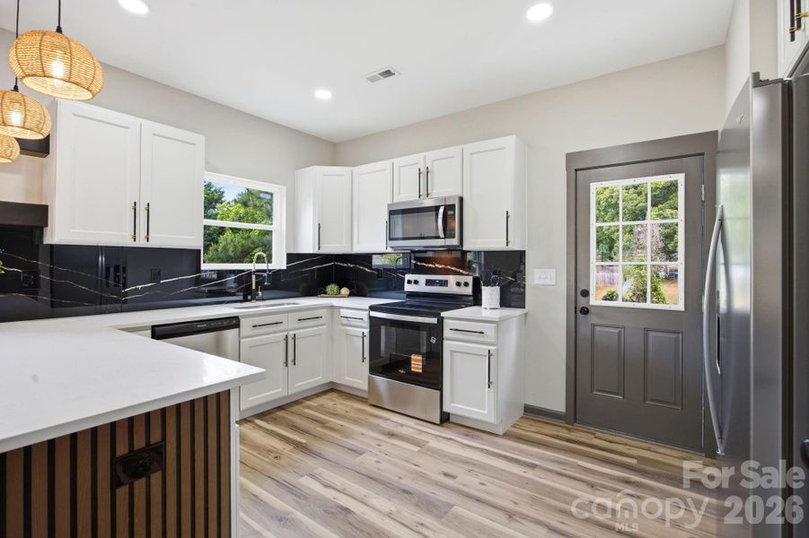 Furnished interior view inside a new home in , Kannapolis (Image 7).