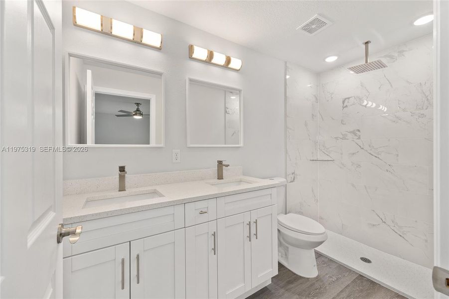 Furnished interior view inside a new home in , Ocala (Image 7).