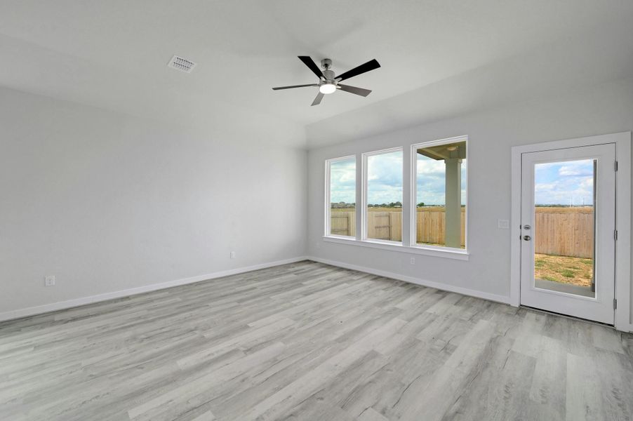 Spacious, unfurnished interior of a new home in Willowbrook, New Braunfels (Image 15). Spacious, unfurnished interior of a new home in Willowbrook, New Braunfels (Image 15).