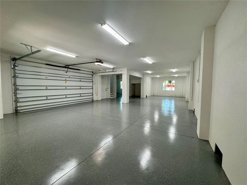 Spacious, unfurnished interior of a new home in , Tampa (Image 17).