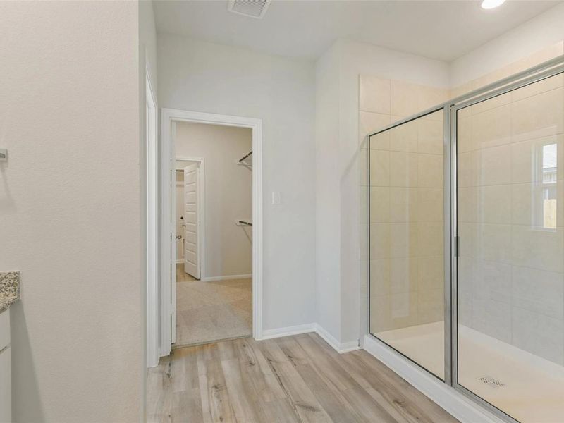 Spacious, unfurnished interior of a new home in River Ranch Meadows, Dayton (Image 22).