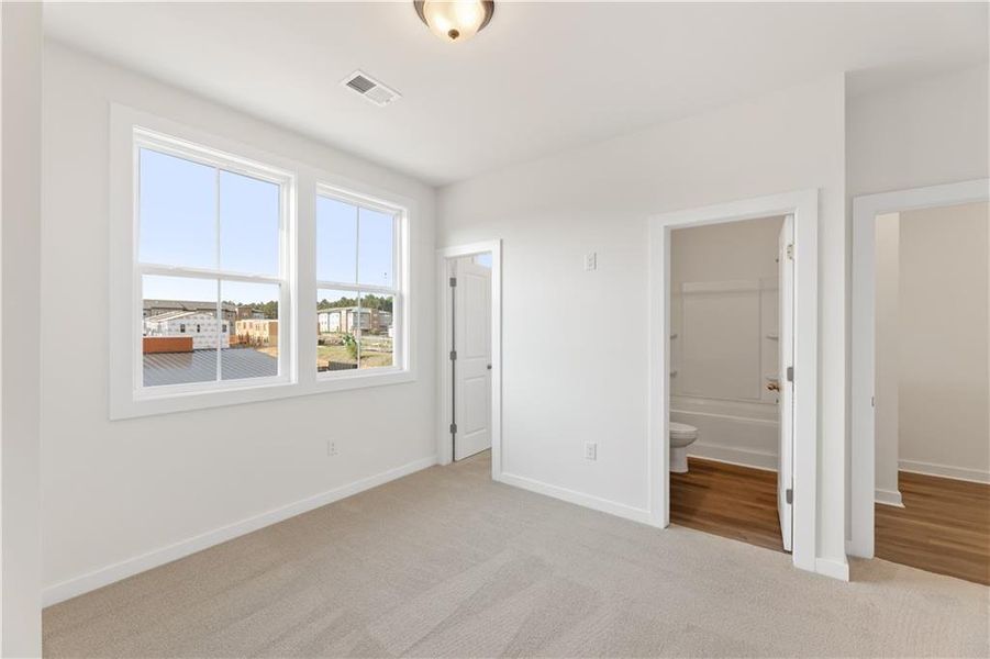 Spacious, unfurnished interior of a new home in Array, Atlanta (Image 9).