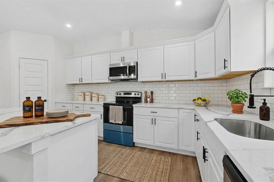 Furnished interior view inside a new home in , Seagoville (Image 7).