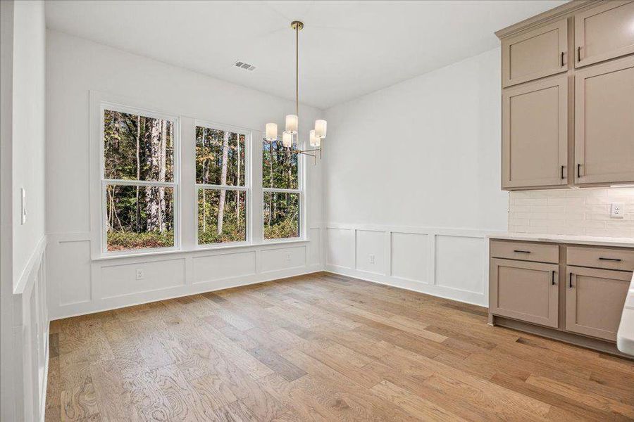 Spacious, unfurnished interior of a new home in , Gainesville (Image 18).