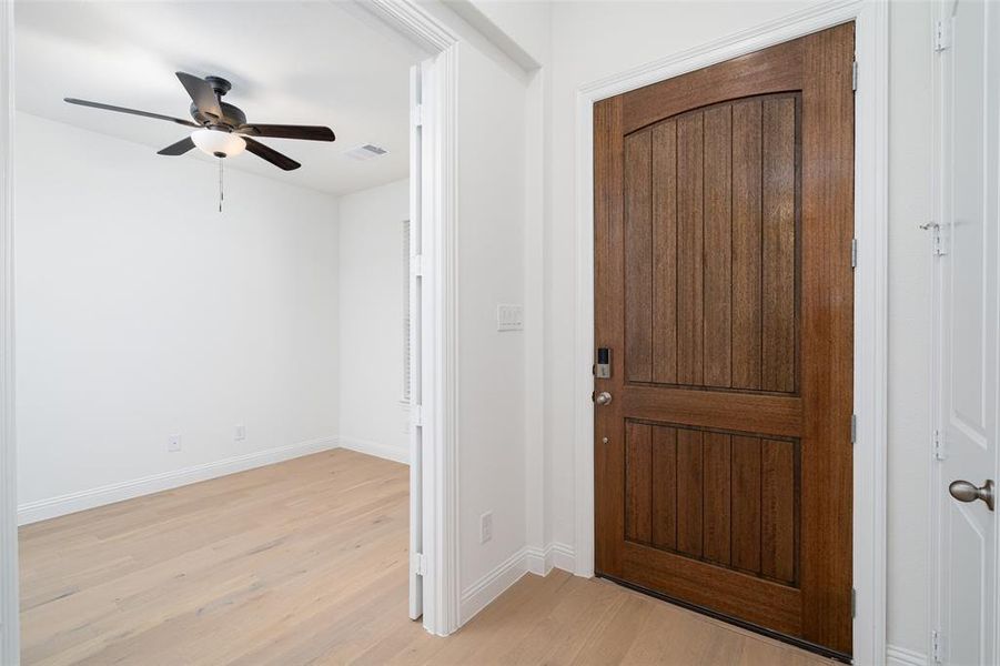 Spacious, unfurnished interior of a new home in Cambridge Crossing, Celina (Image 19).